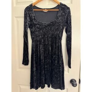 Vintage Cignal Velvet Black Empire Waist Long Sleeved Dress Size Medium Gothic